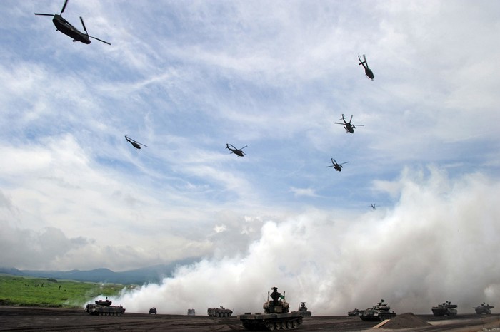 Lực lượng Phòng vệ Mặt đất Nhật Bản diễn tập bắn đạn thật ở Gotemba ngày 20 tháng 8 năm 2013 (ảnh minh họa)
